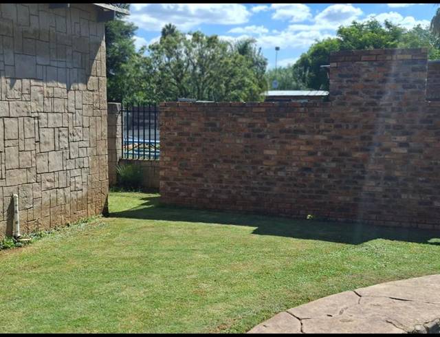 10 BEDROOM HOUSE FOR SALE IN CLAREMONT